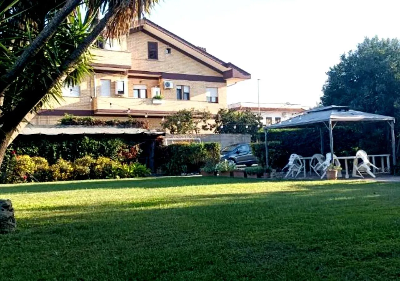 Garden Basement - Seminterrato - Fiumicino Airport Apartment