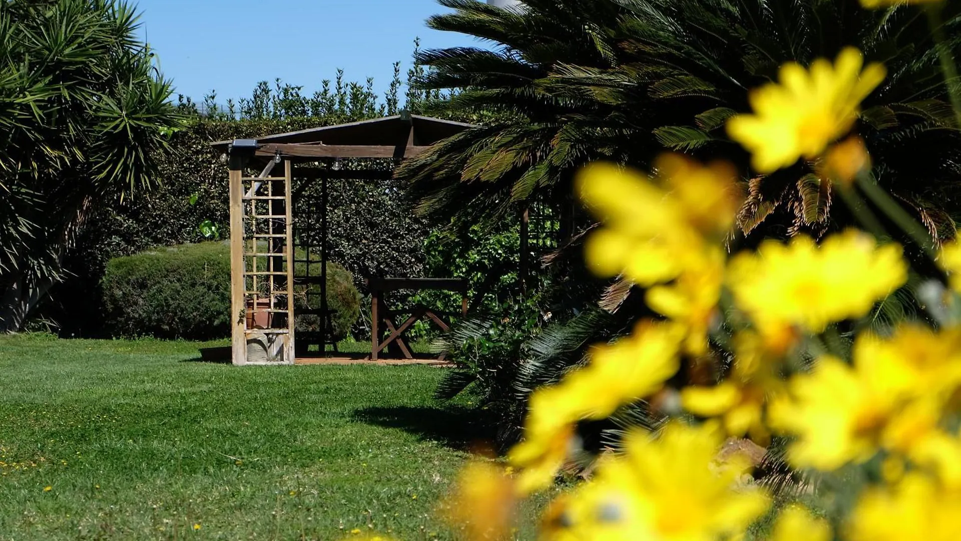 Appartamento Garden Basement - Seminterrato - Fiumicino Airport 0*,  Italia