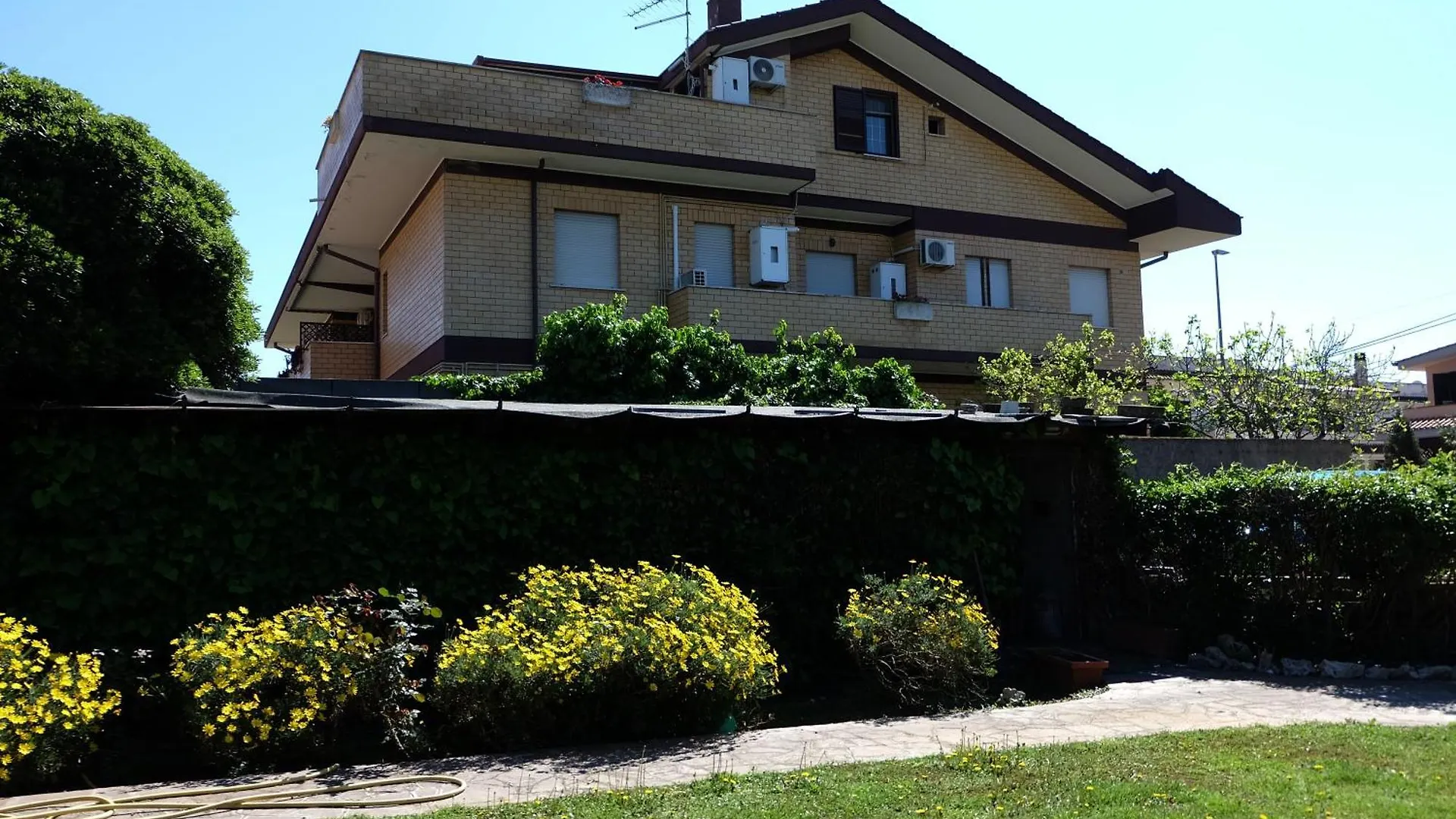 Garden Basement - Seminterrato - Fiumicino Airport Apartment