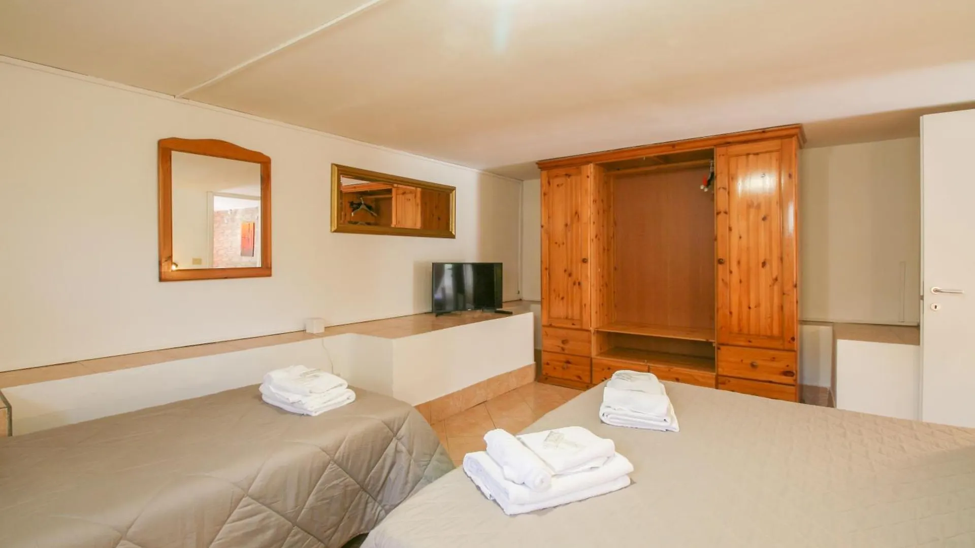Garden Basement - Seminterrato - Fiumicino Airport Apartment