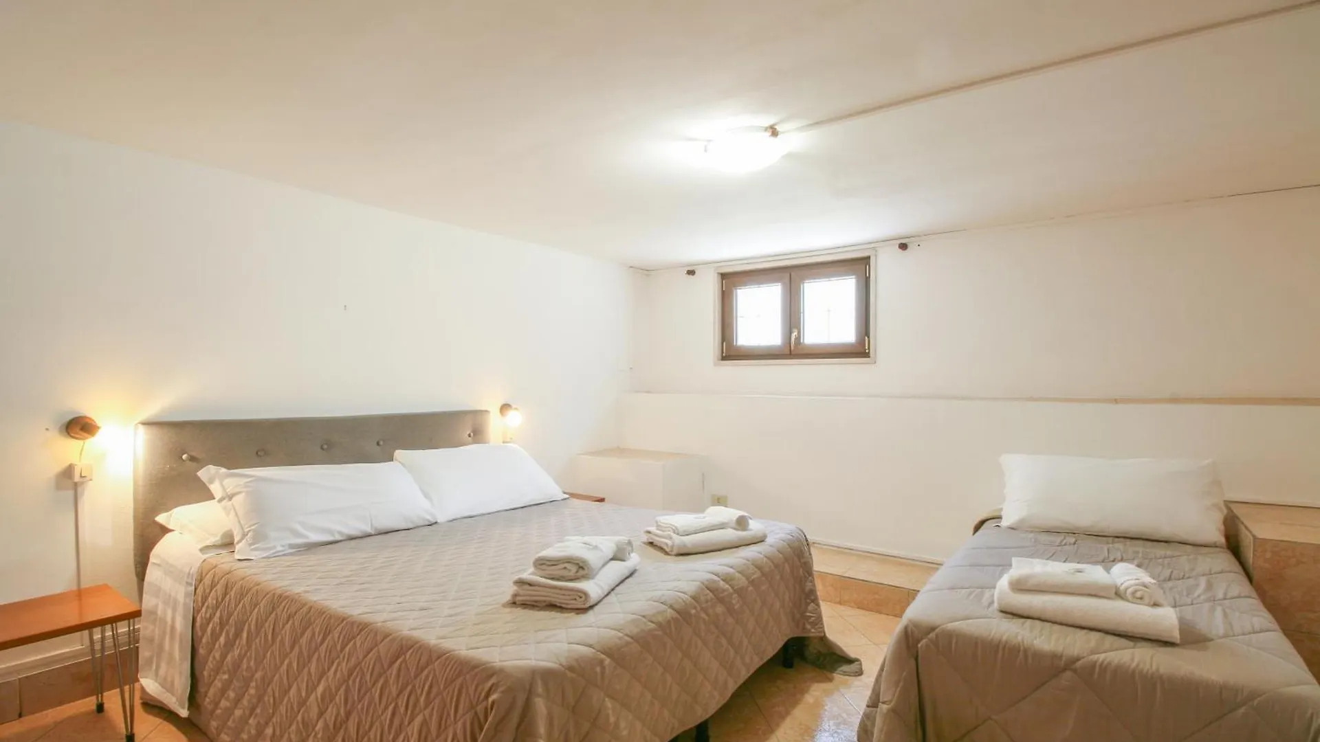 Garden Basement - Seminterrato - Fiumicino Airport Apartment