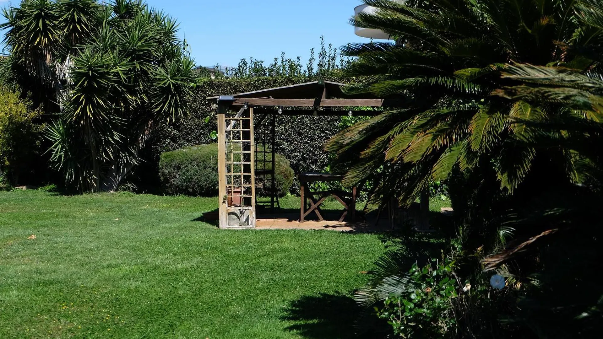 Garden Basement - Seminterrato - Fiumicino Airport Apartment 0*,