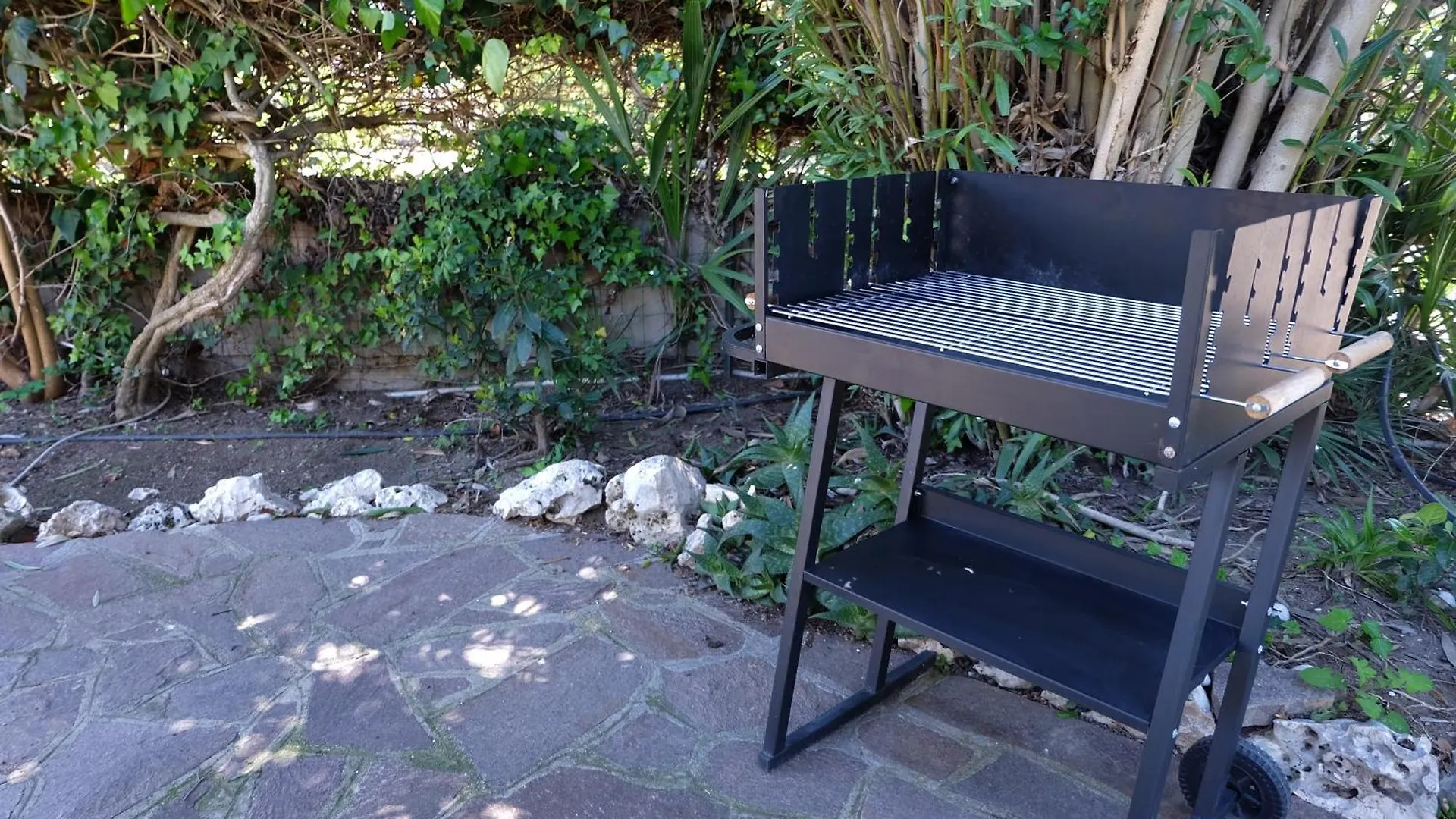 Garden Basement - Seminterrato - Fiumicino Airport Apartment